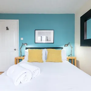 Holiday home Pass The Keys Spacious Townhouse With 900 Mbps Wifi And Parking, York